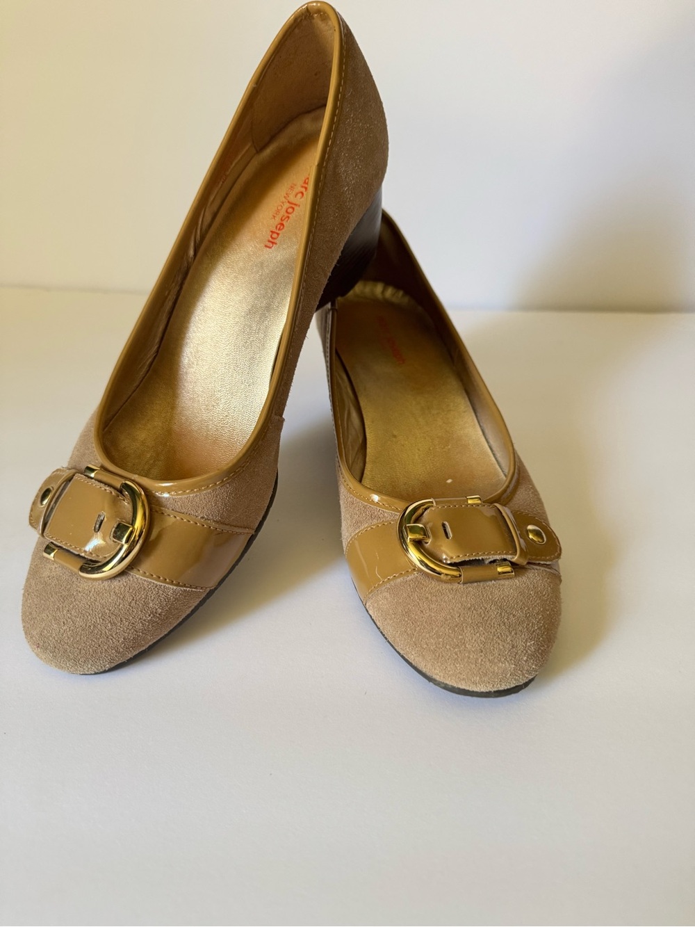 Marc Joseph Women’s 11 Taupe Faux Suede Wedge With Gold Buckle Shoe Dress Casual - Picture 2 of 10